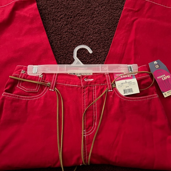 Ladies Faded Glory , Red Capris, size 6 , NWT ! - Picture 4 of 4